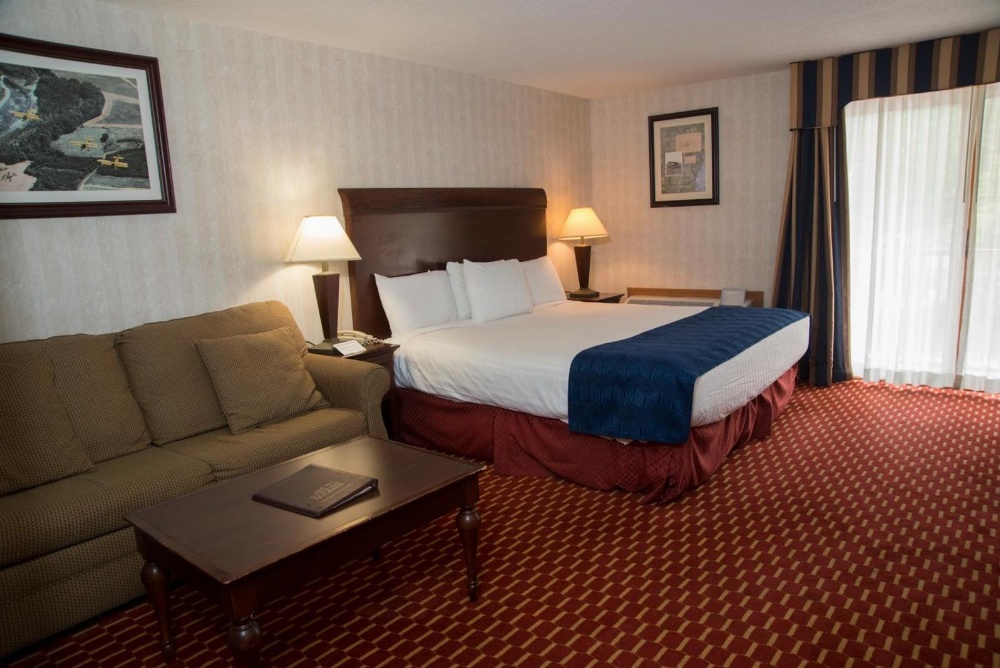 Hampton Falls Inn