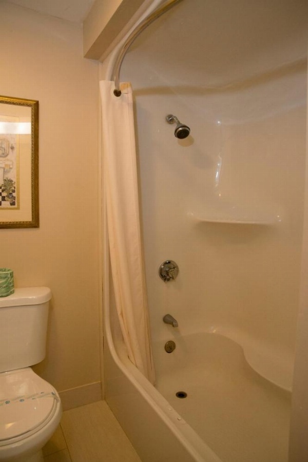 Hampton Falls Inn image 33
